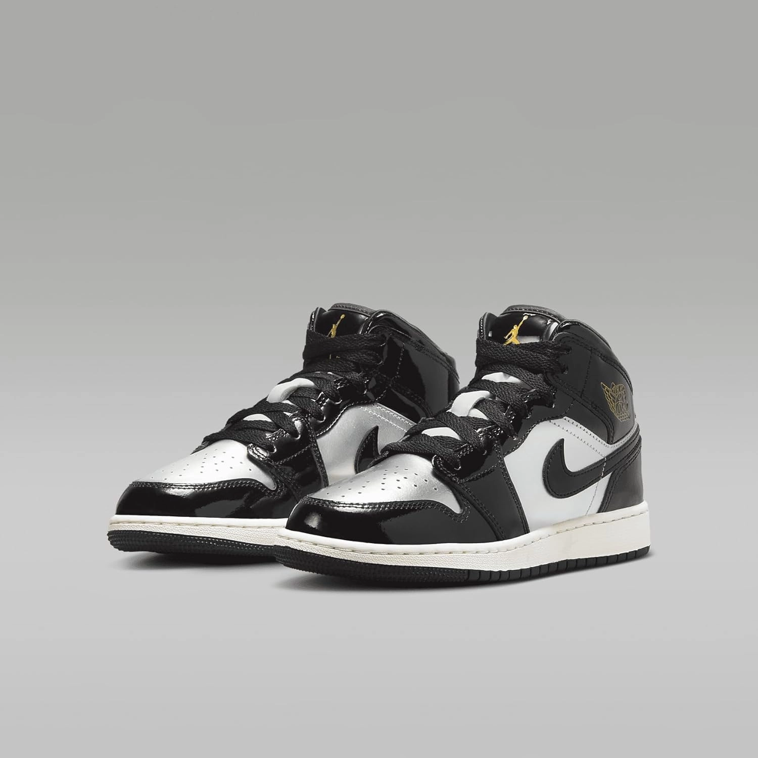 Air Jordan 1 Mid SE Big Kids' Shoes (FZ3938-001, Black/Metallic Silver/Sail/Metallic Gold)
