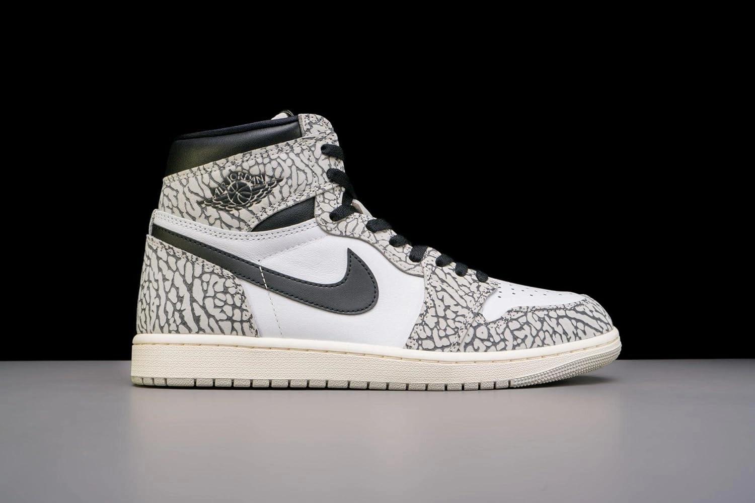 Air Jordan 1 Retro High OG True Blue Style Code: DZ5485-410