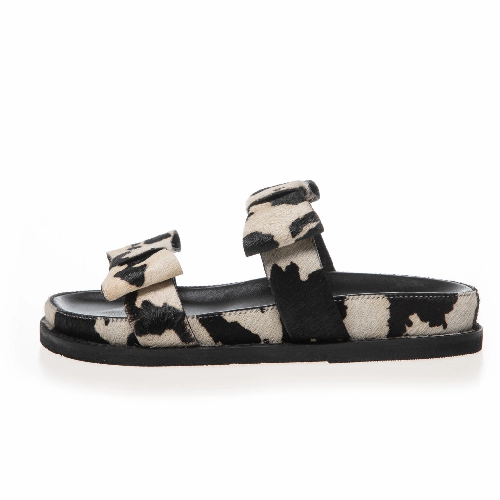 BE MY GUEST - COW PATTERN - BLACK/OFF WHITE