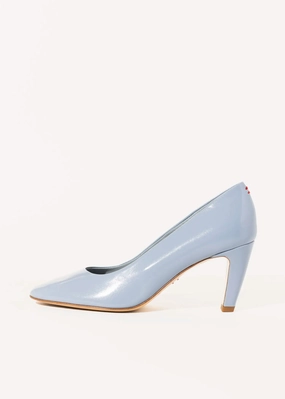 Dora Round Toe Pump