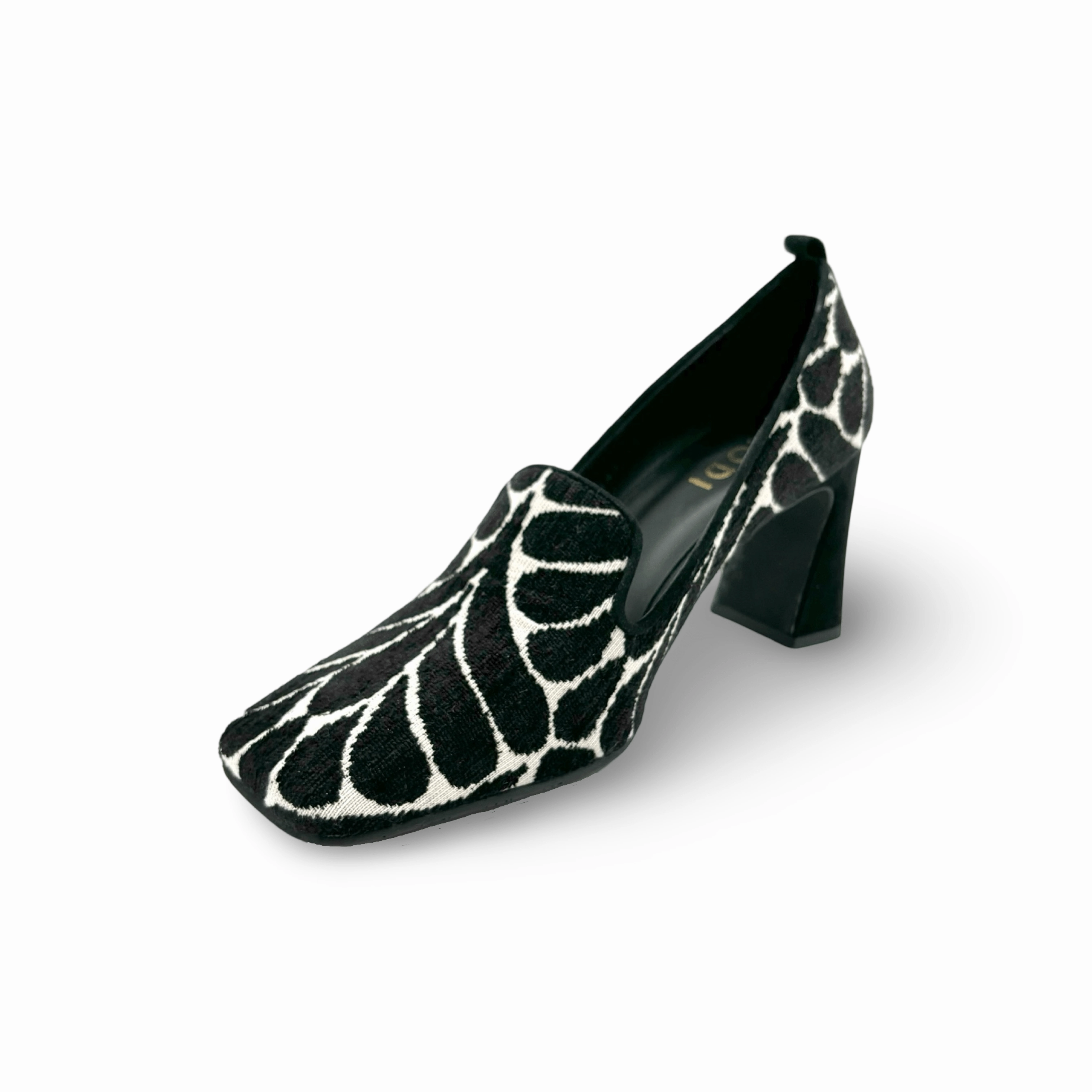Eluma Black & White Pump