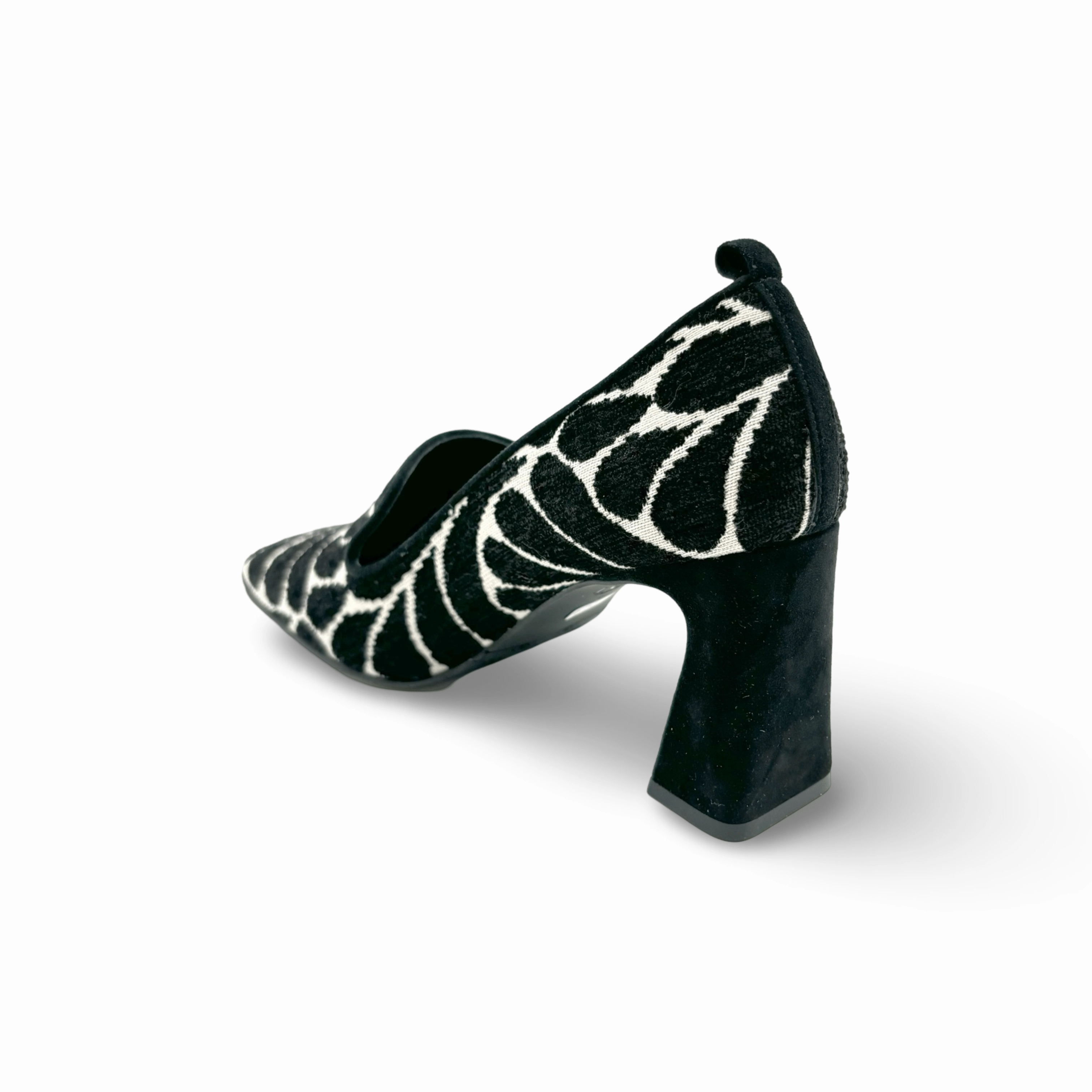 Eluma Black & White Pump