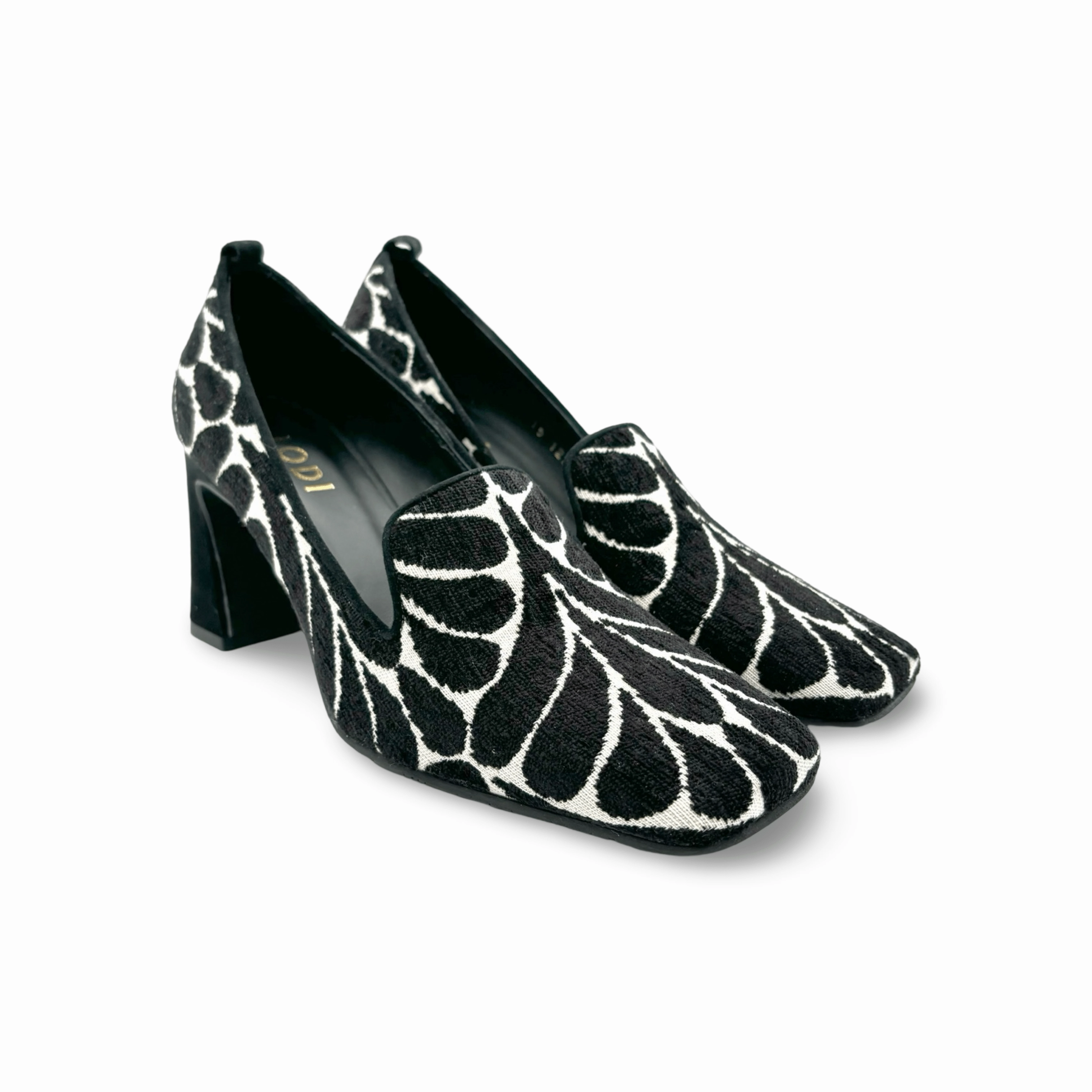 Eluma Black & White Pump
