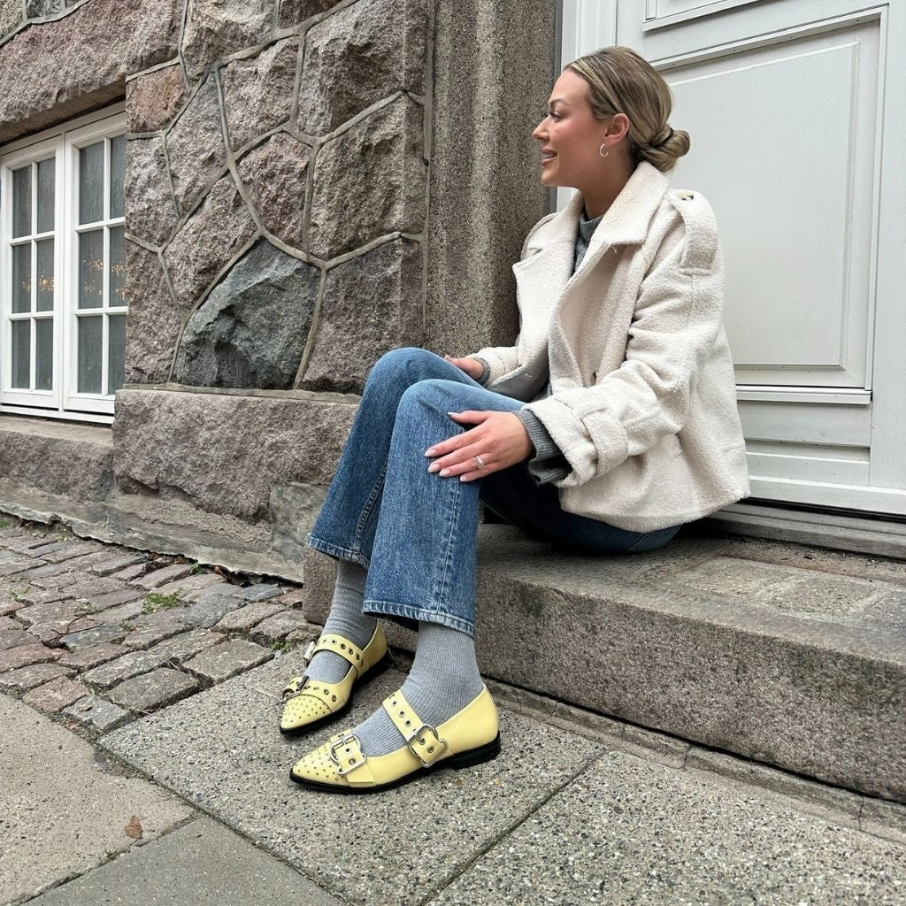 FUTURE VIBES PATENT - YELLOW