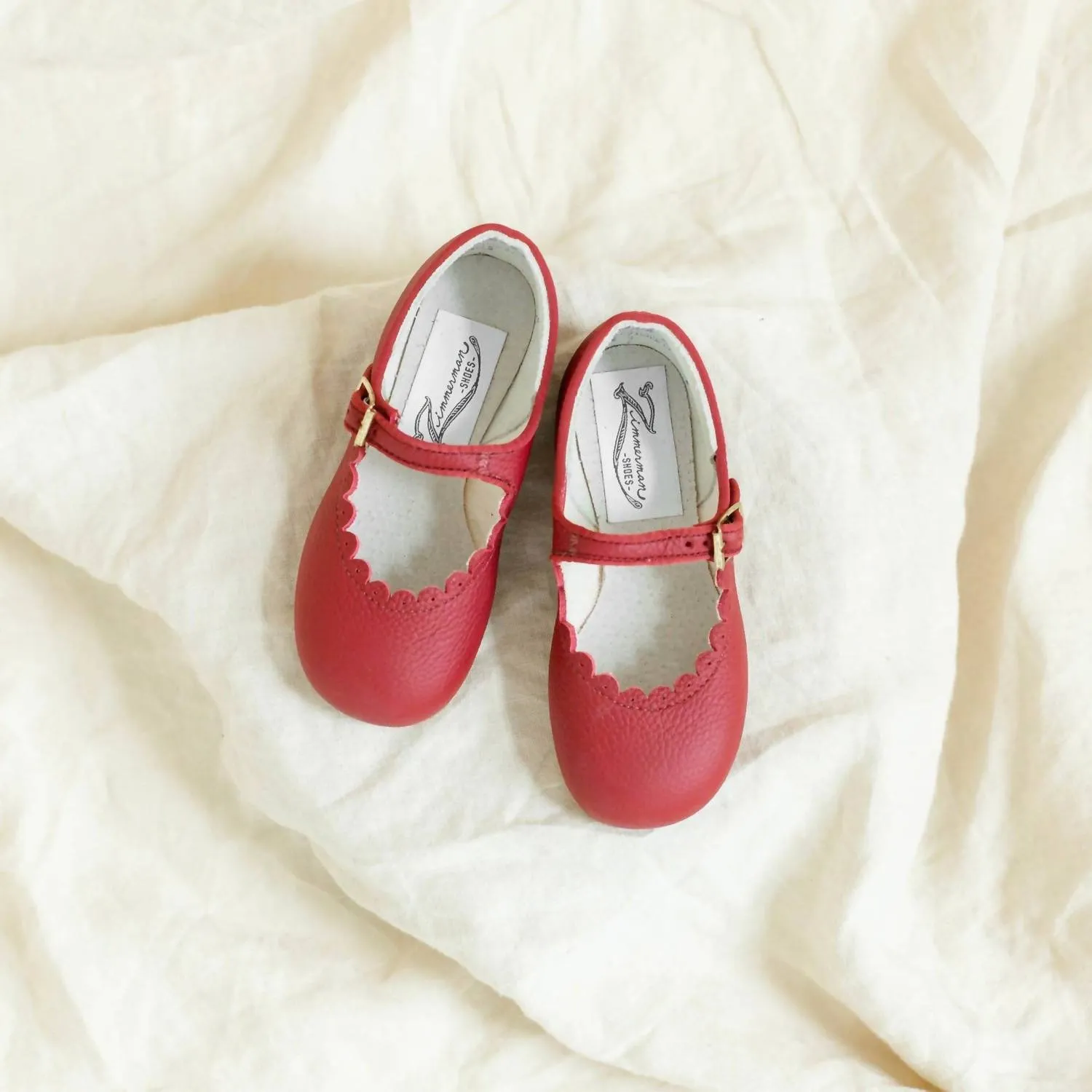 Girls Scalloped Mary Jane Shoes In Burgundy