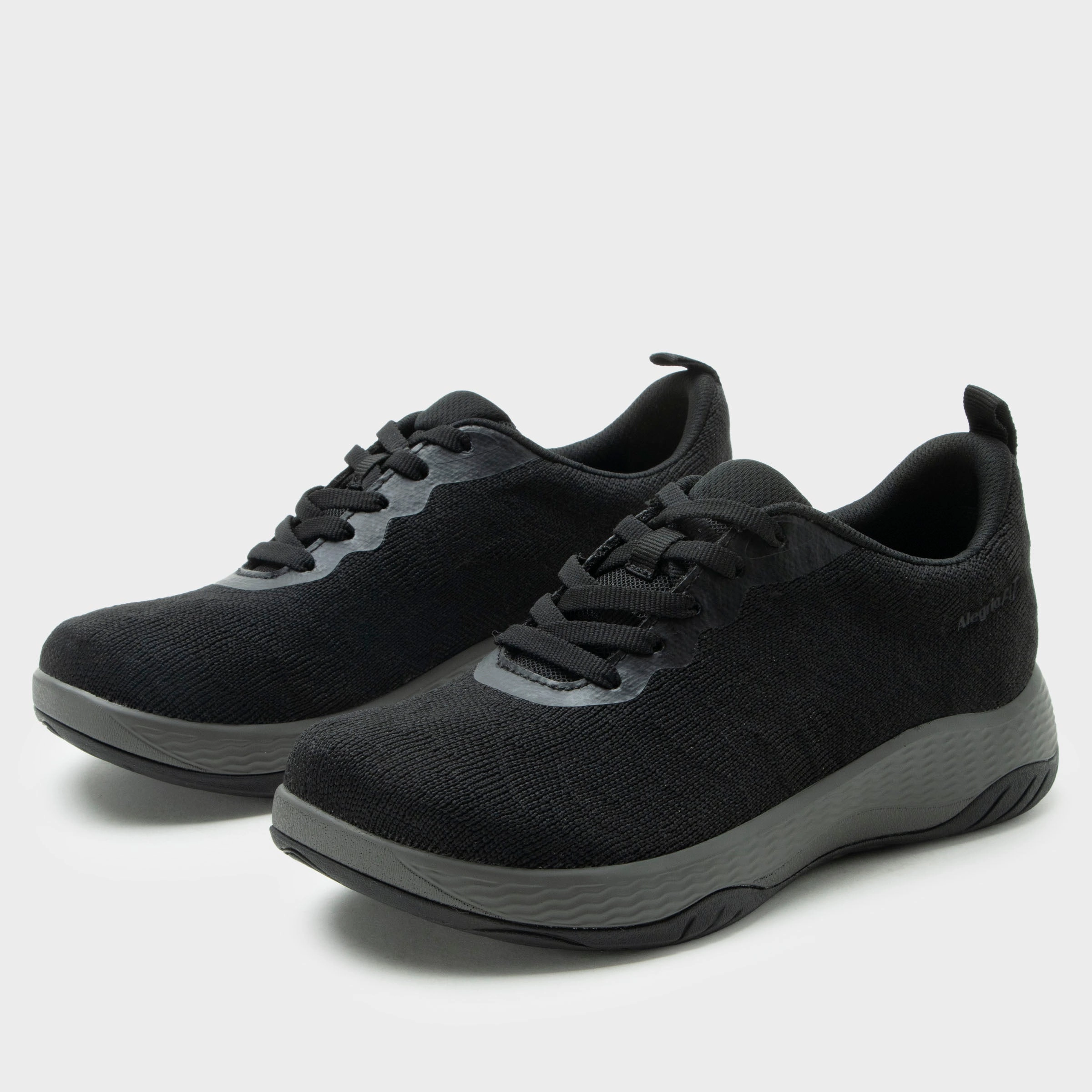 In8 All Black Shoe