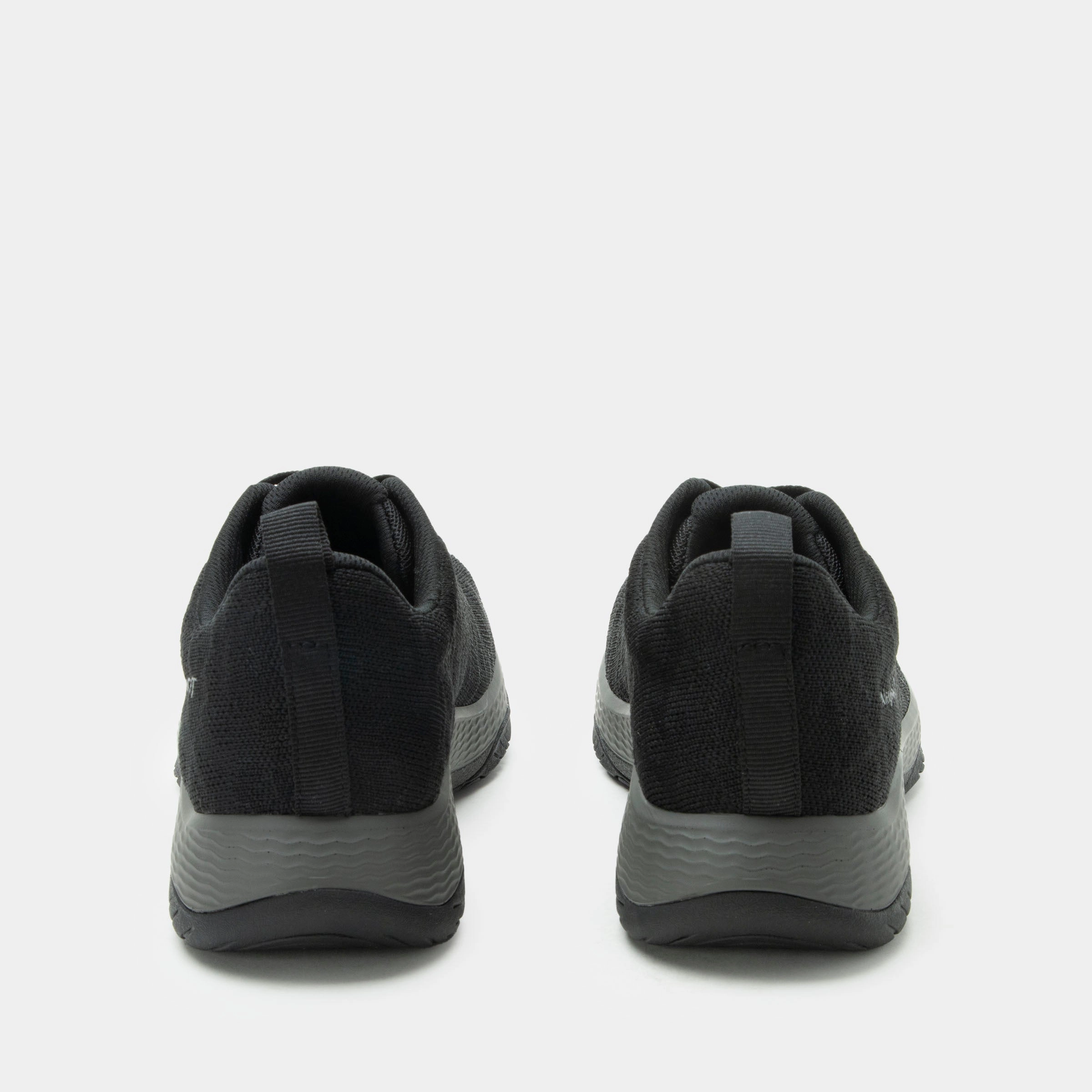 In8 All Black Shoe