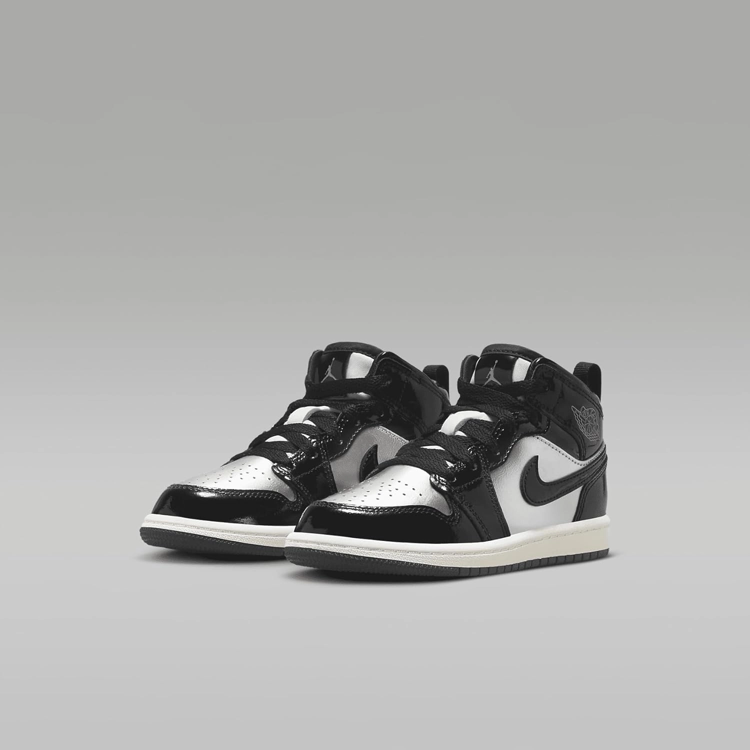 Jordan 1 Mid SE Little Kids' Shoes (FZ3937-001, Black/Metallic Silver/Sail/Metallic Gold)