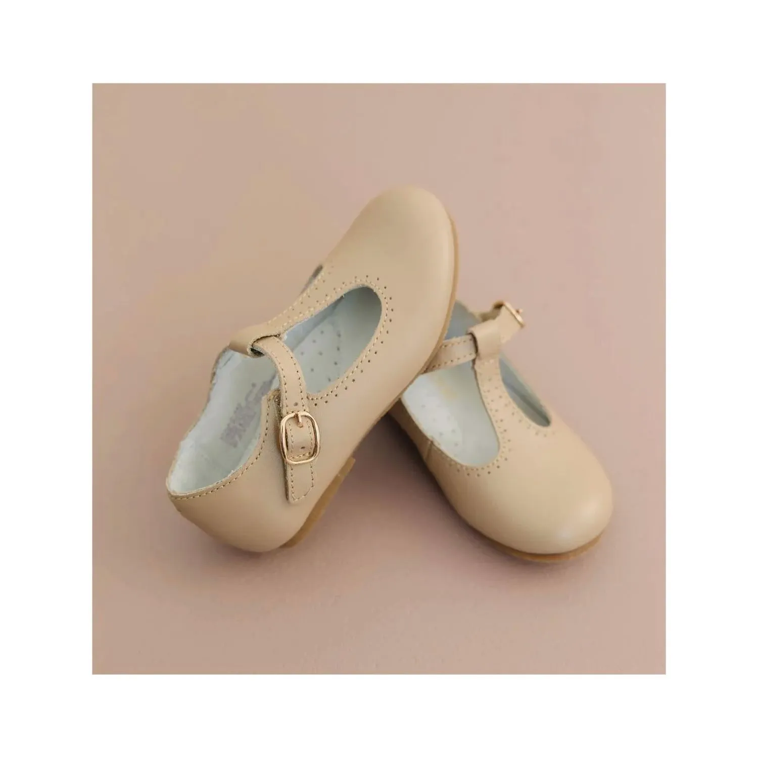 Kid's Eleanor Flat Shoes In Latte