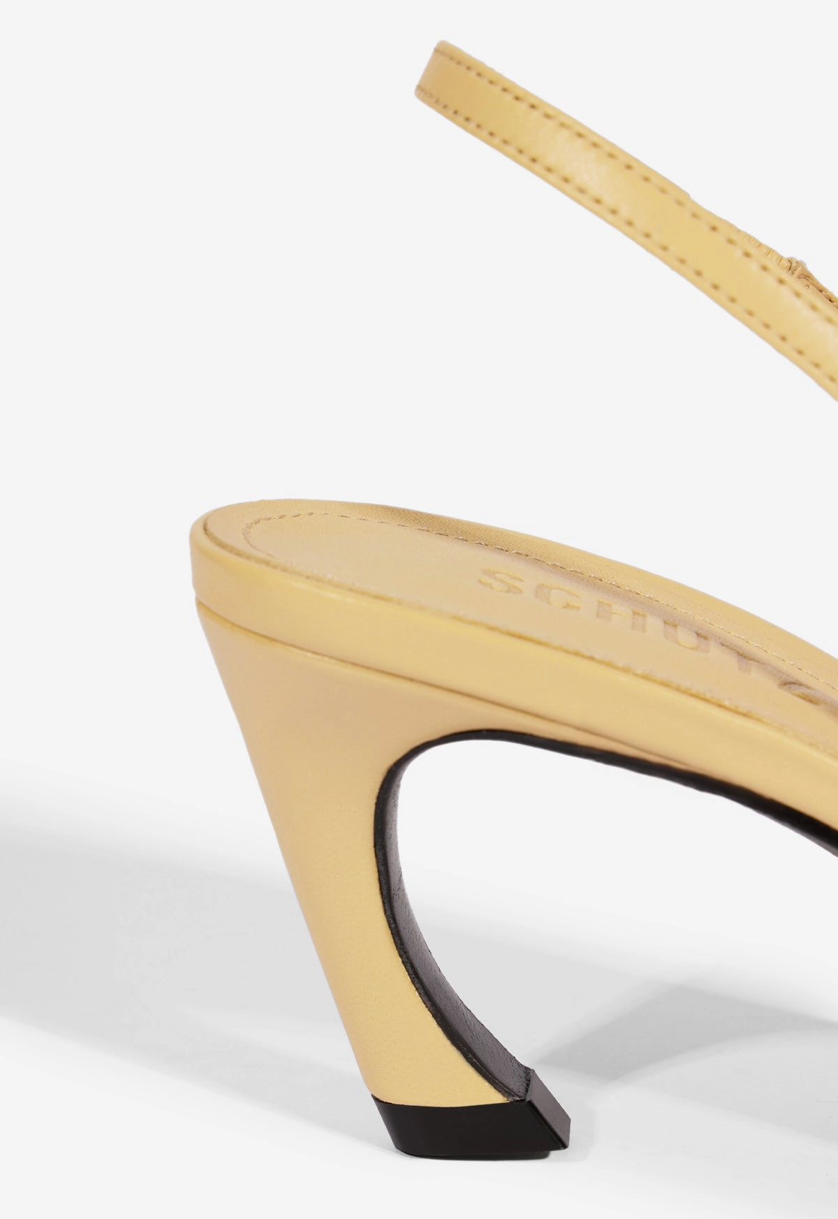 Lexi Mid Sculptural Beige Pump