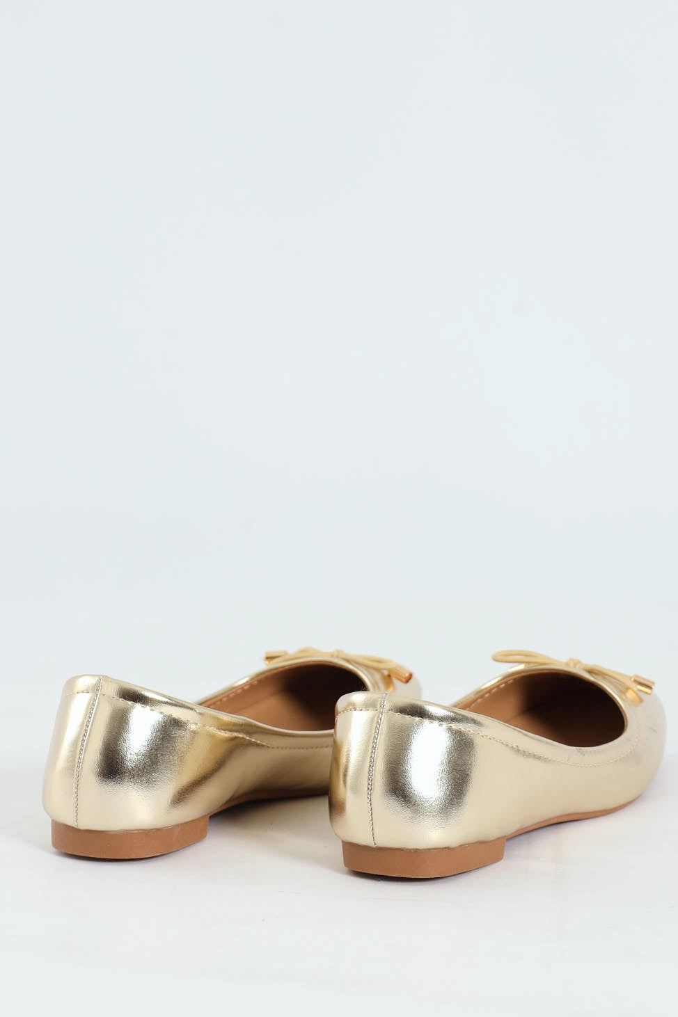 Metallic Pump With Bow - Gold