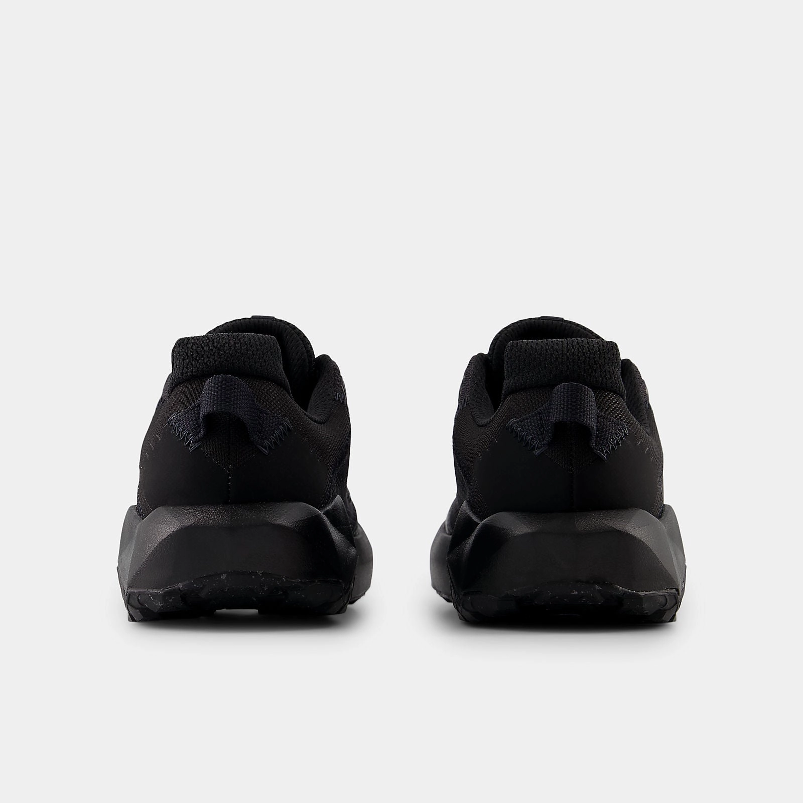 NEW BALANCE MEN'S DYNASOFT NITREL V6 TRIPLE BLACK TRAIL SHOES