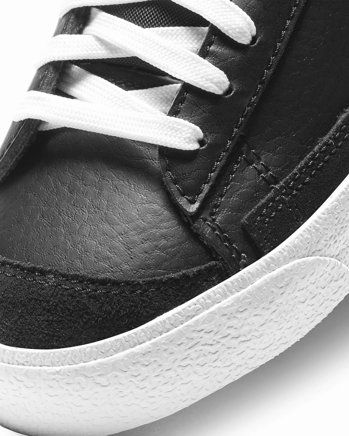 Nike Boy's Blazer Low '77 (Big Kid)