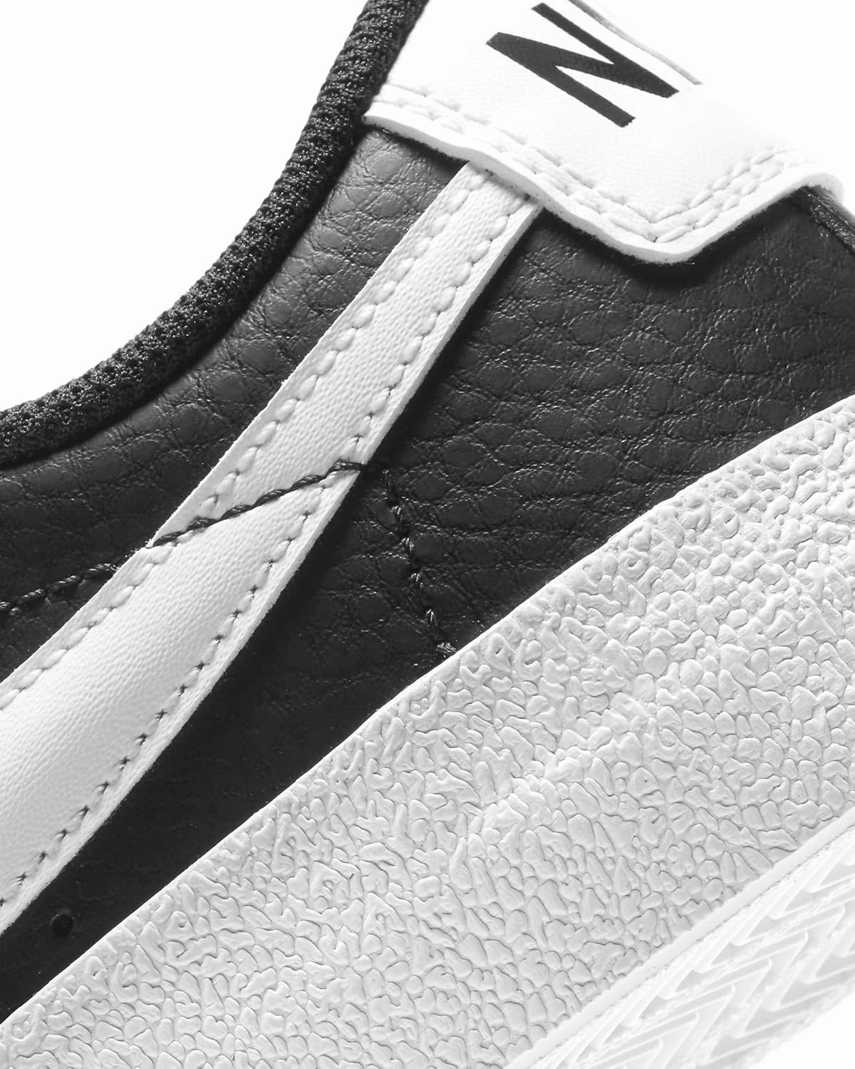 Nike Boy's Blazer Low '77 (Big Kid)
