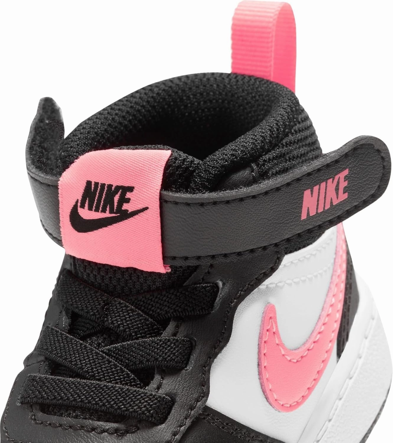 NIKE Boy's Sneaker