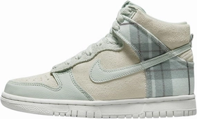 Nike Dunk High SE Big Kids' Shoes Size- 7