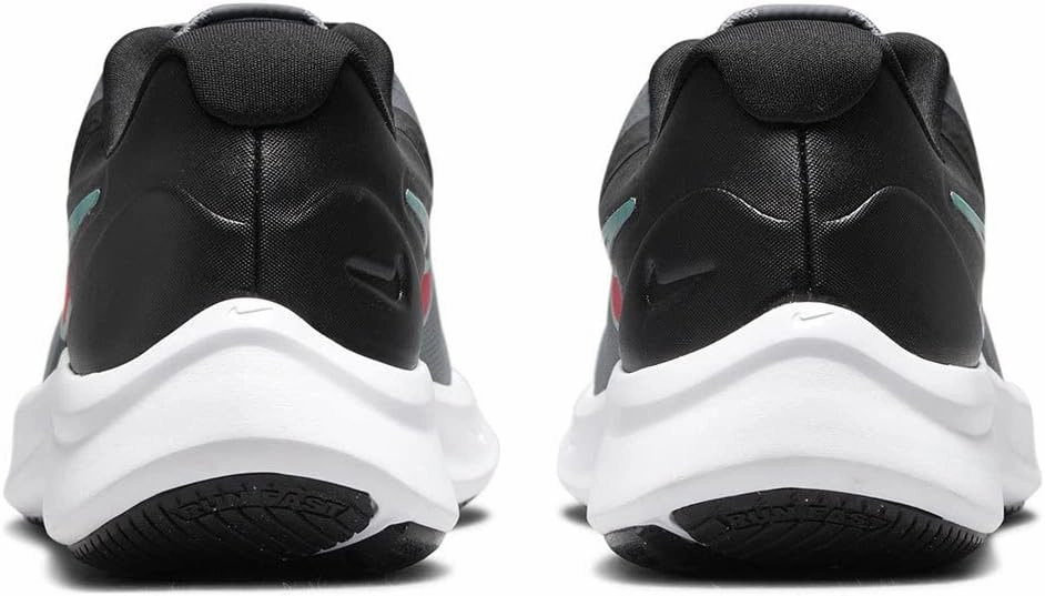 Nike Unisex-Child Sneaker
