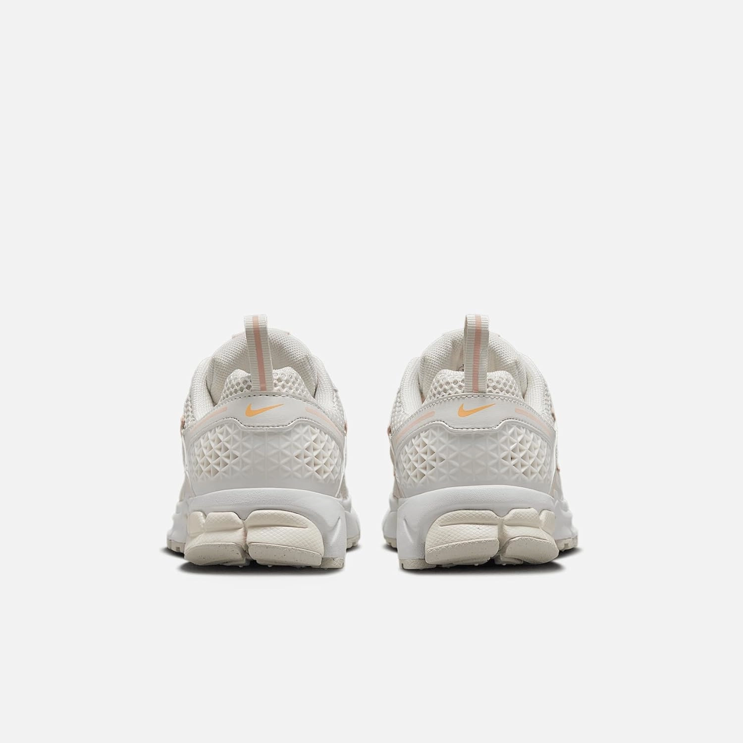 Nike Vomero 5 Big Kids' Shoes (HF6998-003, Phantom/Light Orewood Brown/White/Echo Pink)