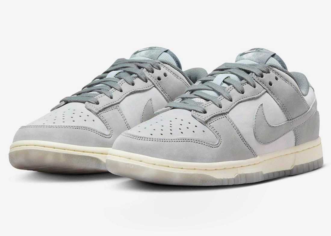 Nike Women's Modern