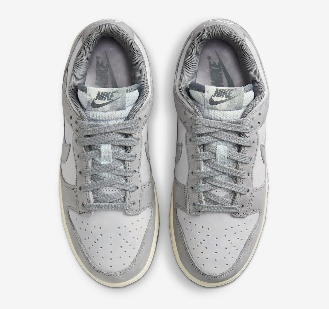 Nike Women's Modern