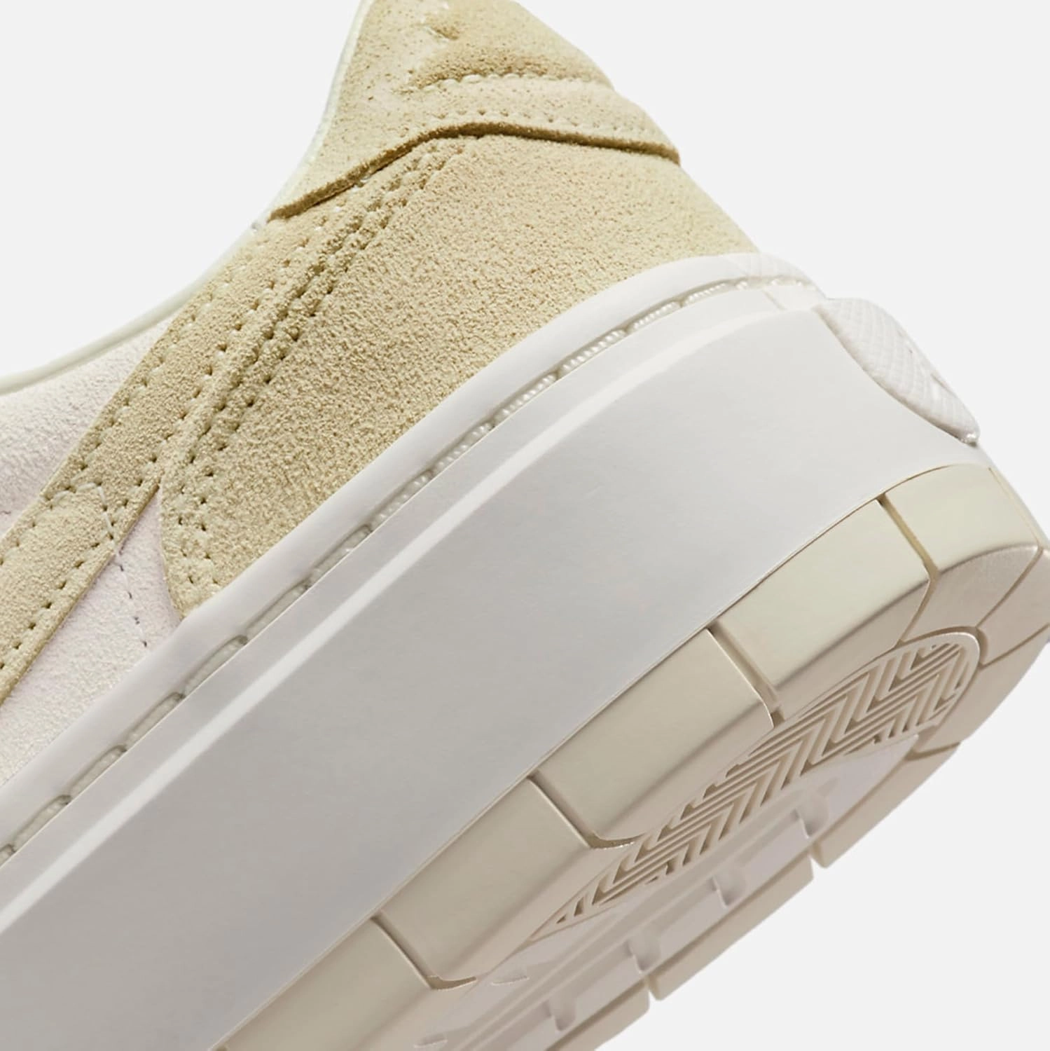 Nike Women's Modern
