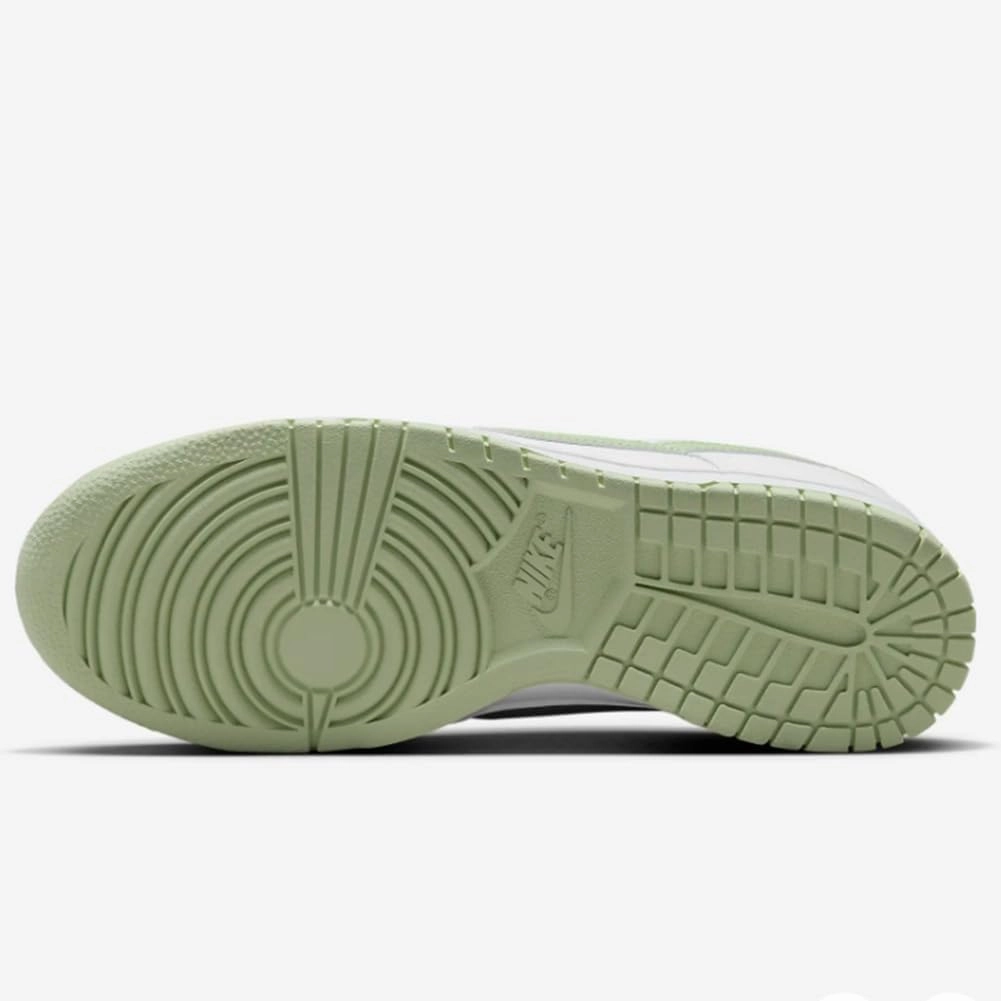Nike Women's Retro Sneaker