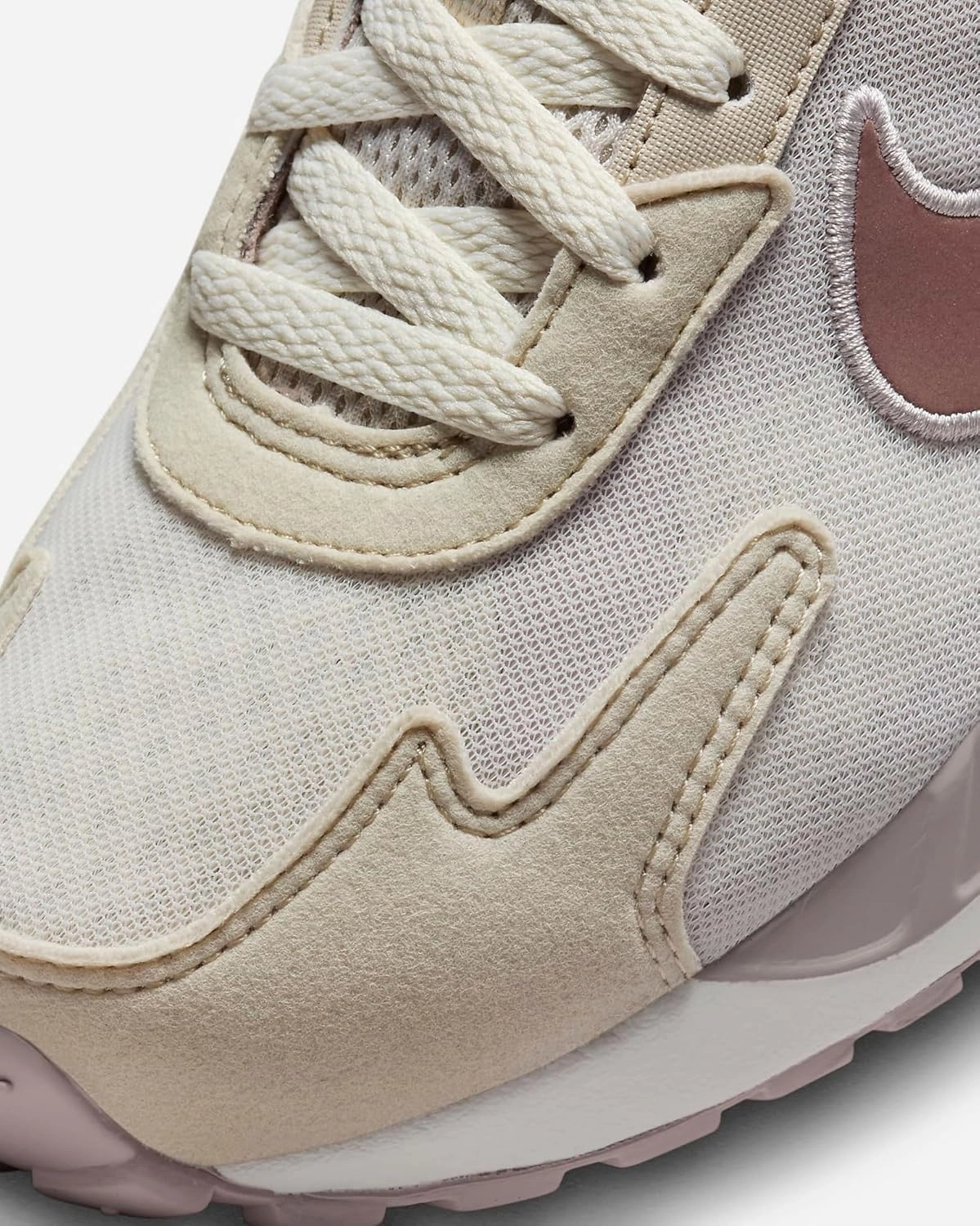 Nike Women's Shox Q'Vida