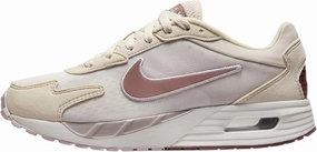 Nike Women's Shox Q'Vida