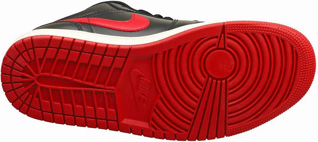 NIKE Women's Wmns Air Jordan 1 Mid Basketball Shoe