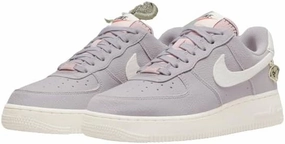 Nike womens Classic