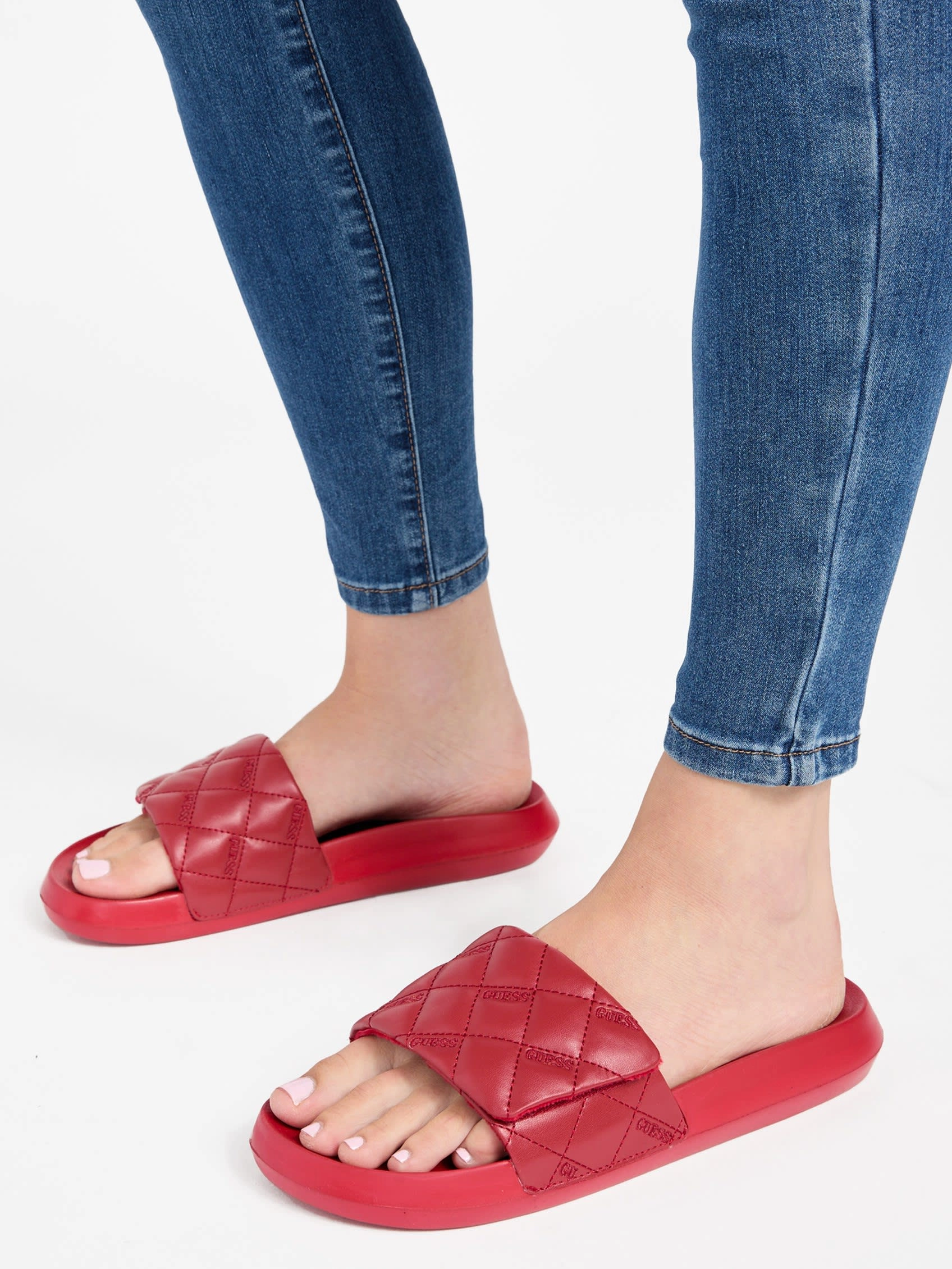 Pearlin Quilted Pool Slides