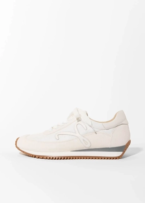 Queen Sneaker