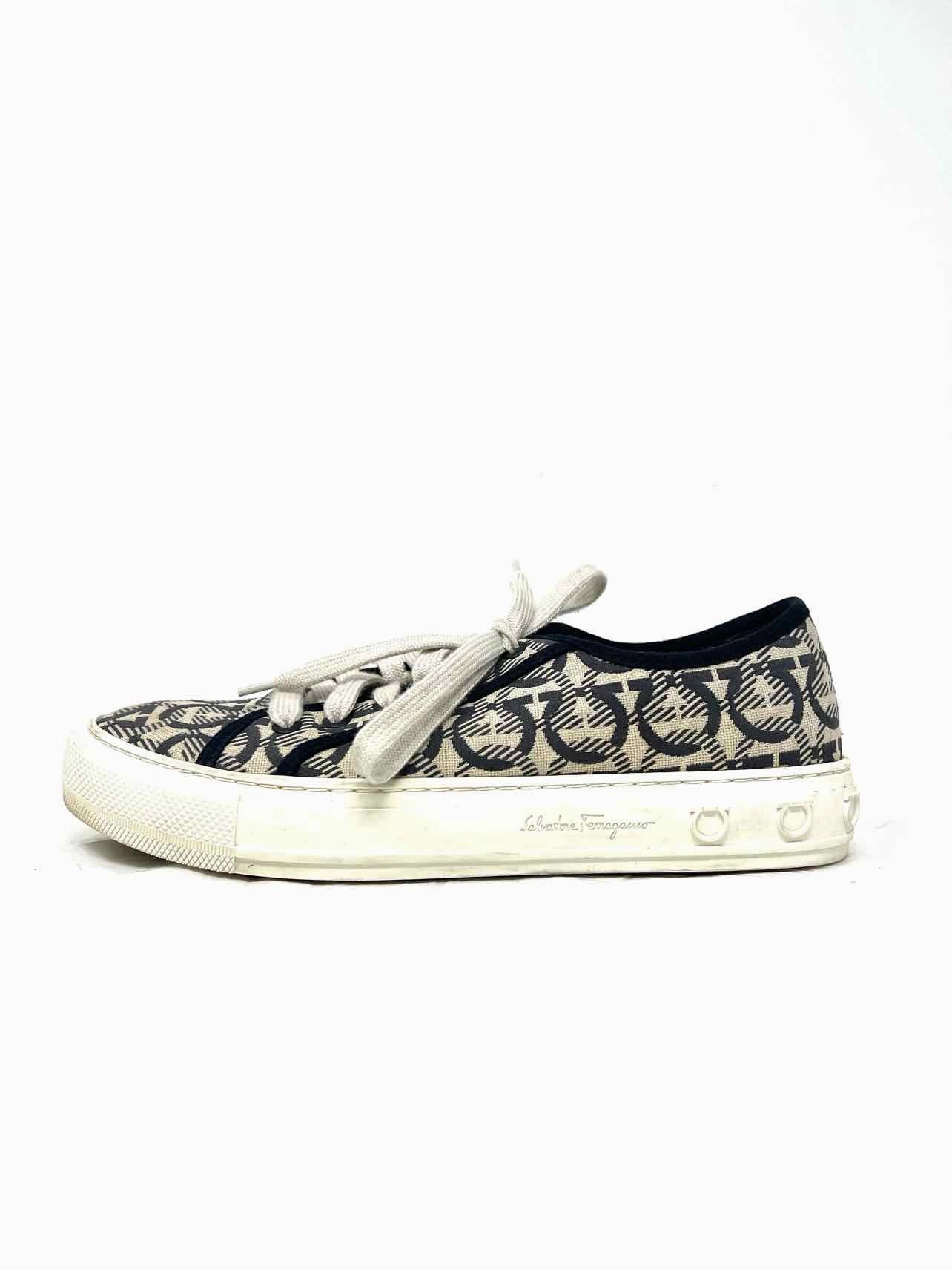 Salvatore Ferragamo Size 8.5 Beige/Black Signature Lace-Up AS IS Shoes Sneakers