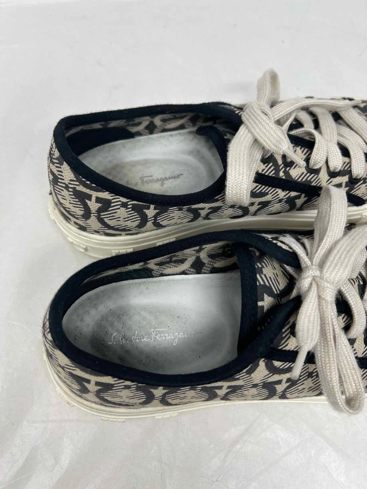 Salvatore Ferragamo Size 8.5 Beige/Black Signature Lace-Up AS IS Shoes Sneakers
