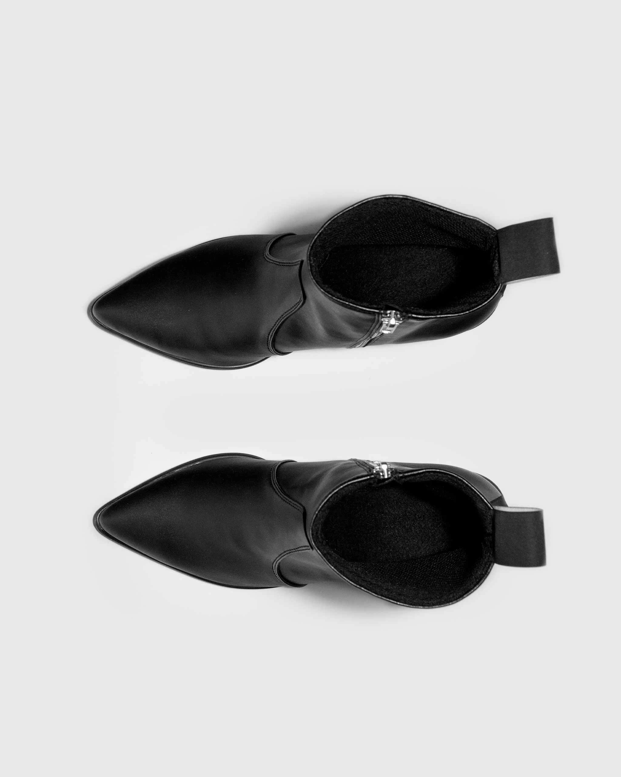 Swan No.1 Desserto Cactus Leather Vegan Ankle Boots | Black