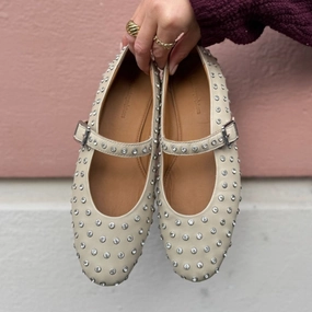 THE LOVELY MOVE - BEIGE