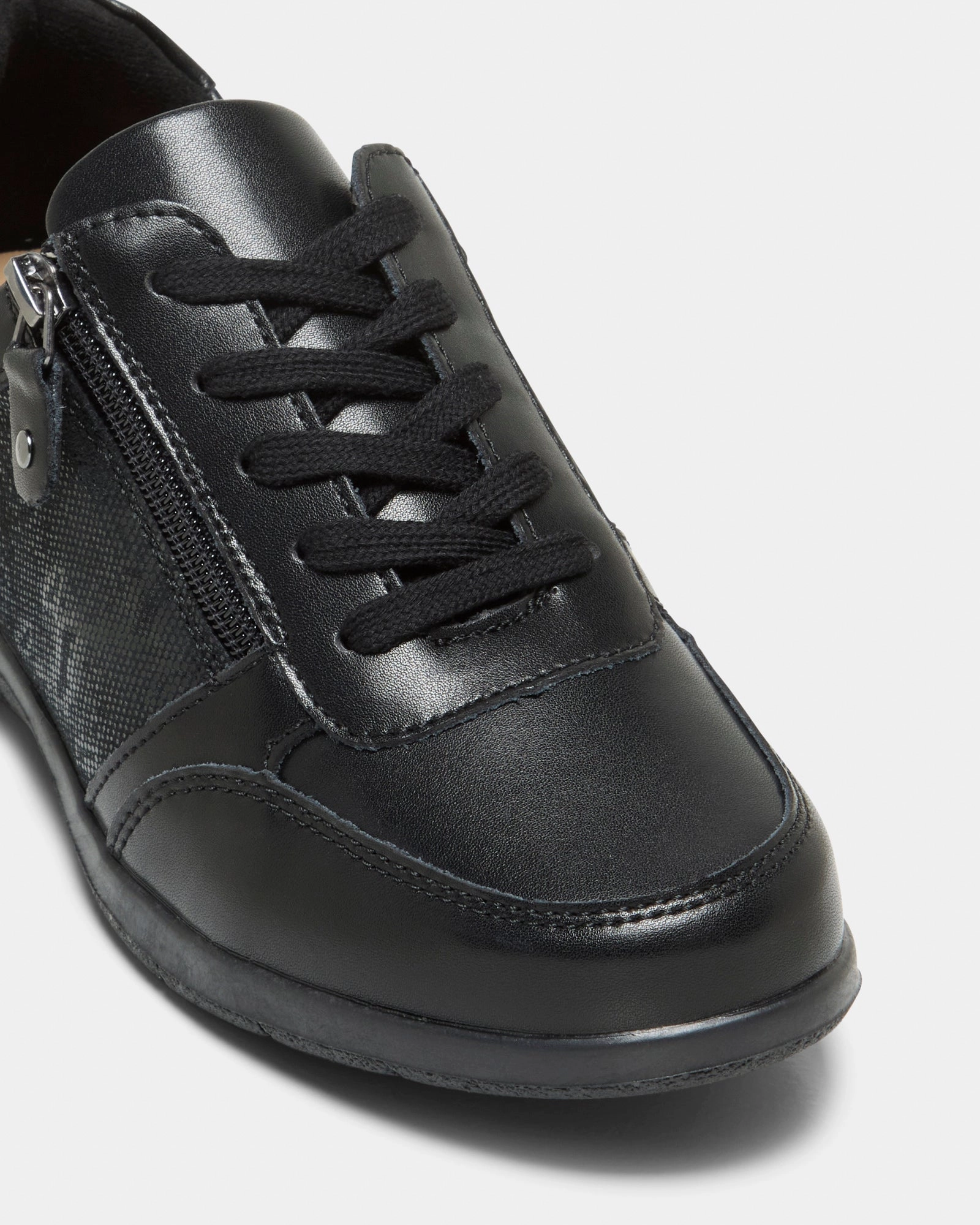 Travel Black