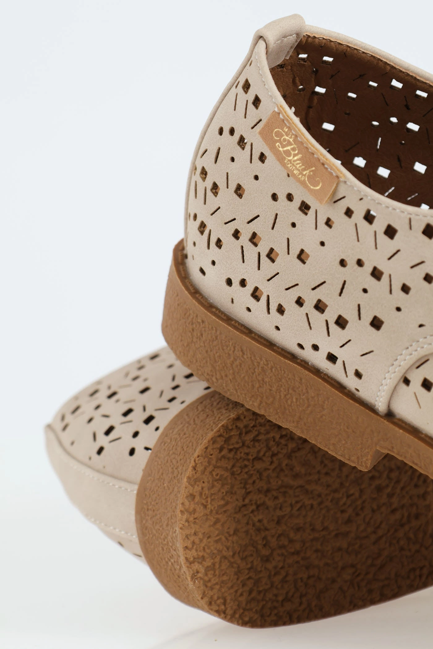 Vespa 13 Laser Cut Lace Up Oxford Shoe - Ivory