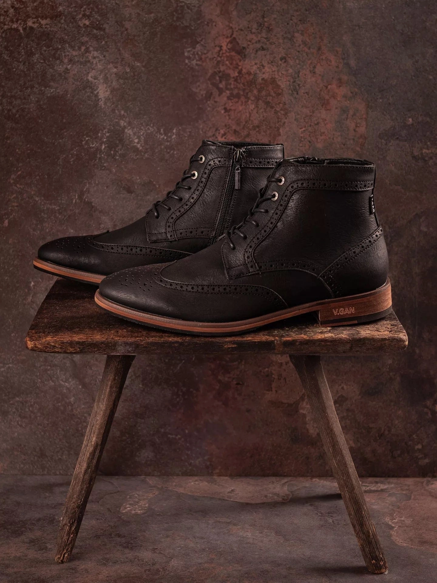 Wheat 2 Men's Vegan Leather Brogue Boots | Black