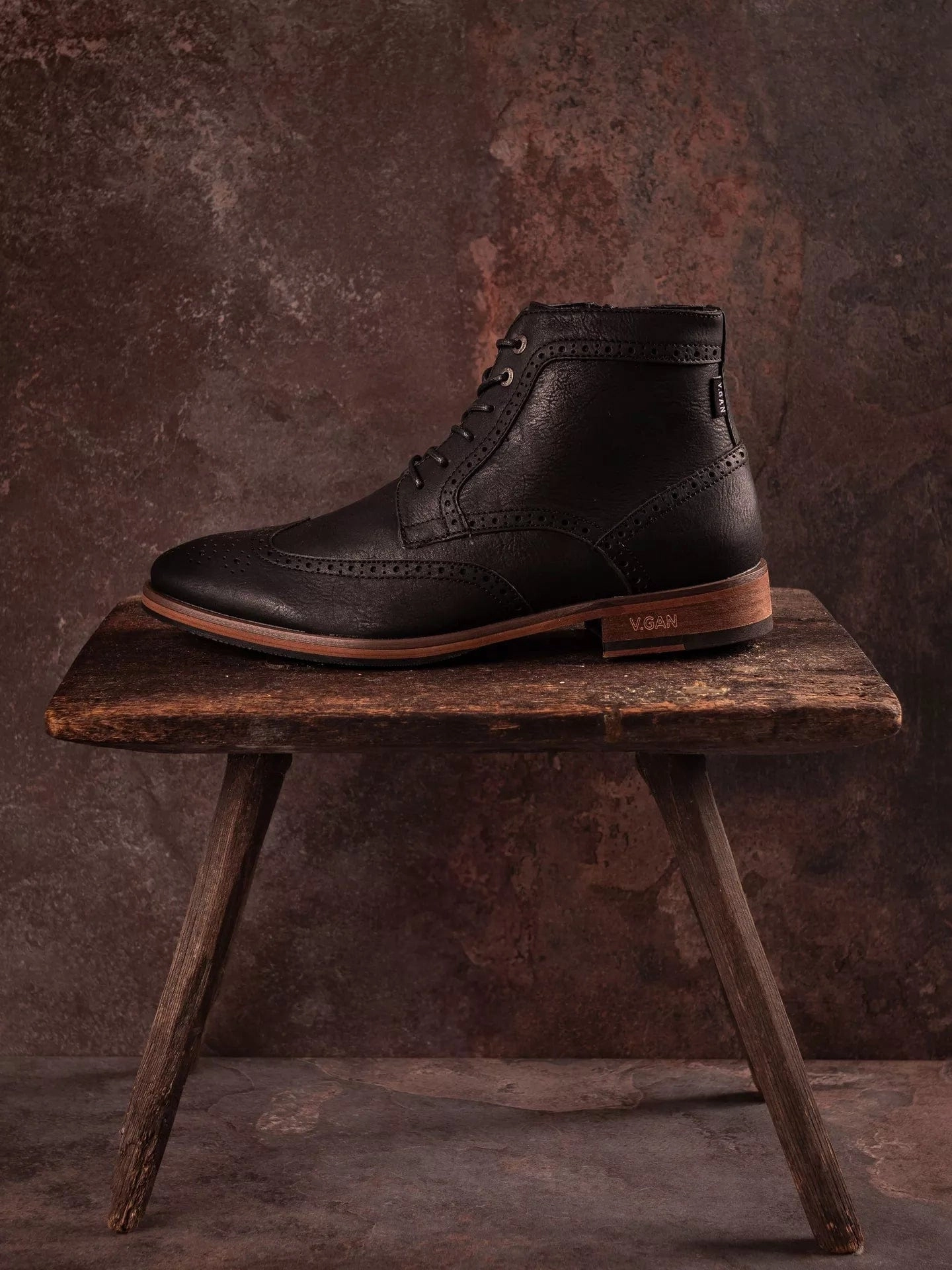 Wheat 2 Men's Vegan Leather Brogue Boots | Black