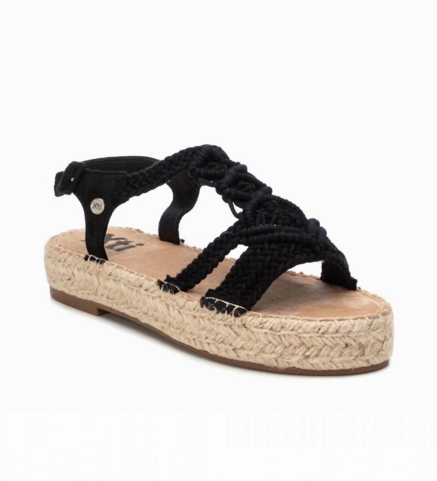 Women's Crossed Macrame Sandals In Black