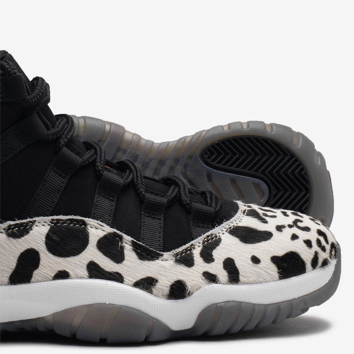 Women's Jordan 11 Retro Midnight Navy Midnight Navy/MTLC Silver (AR0715 441)