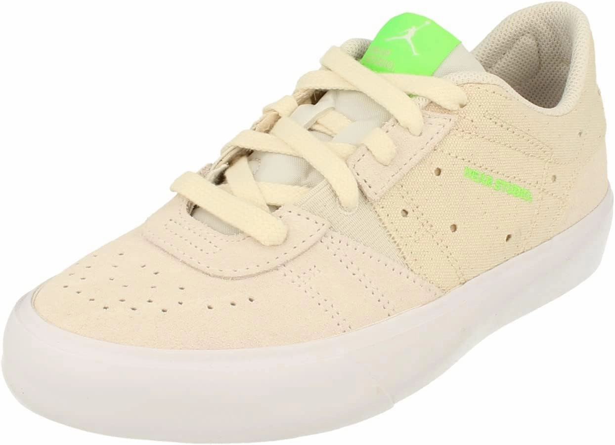 Women's Jordan Jordan Series .05 White/Green Strike-Iris Whisper (DM3383 103) - 8.5
